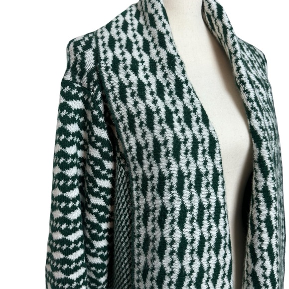 ROMEO + JULIET Couture Fringed green Kimono Sweater Scarf Collar waterfall open - Picture 2 of 7